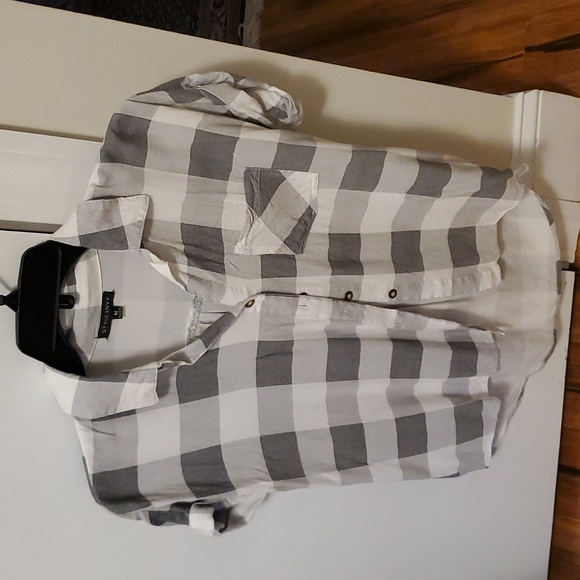 Short sleeve checkered shirt - Picture 1 of 8